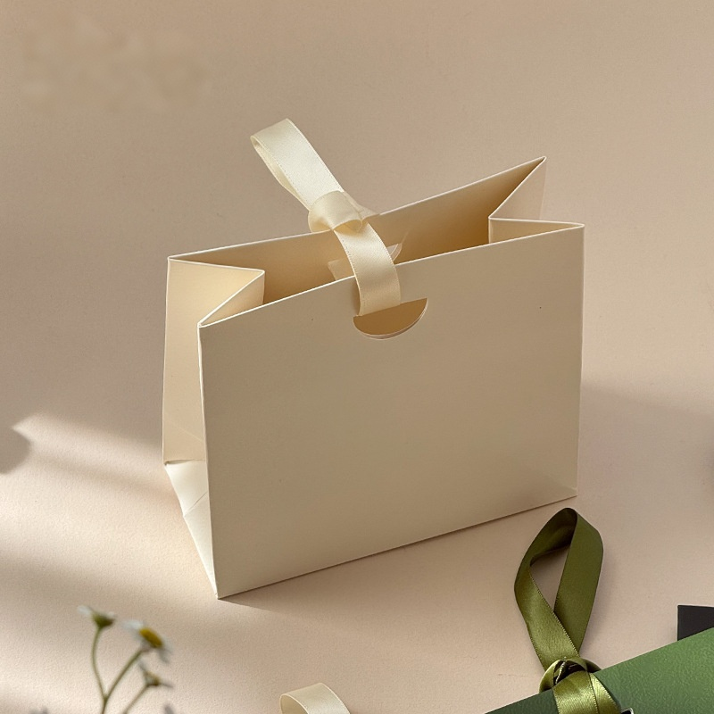 Fashion style paper bags for jewelry, cosmetics, and souvenirs 7 colors SP456