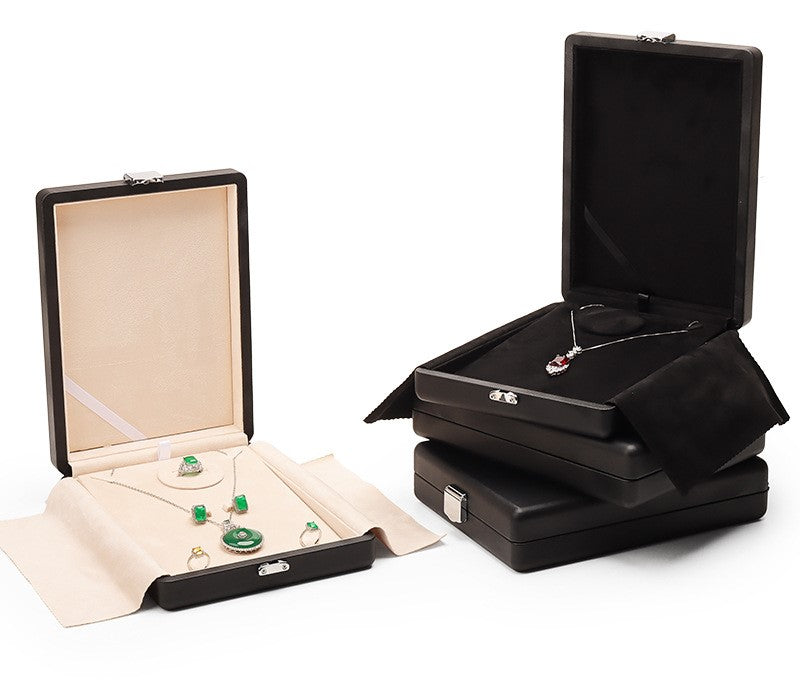 Well-crafted leather big necklace box with lock BN231