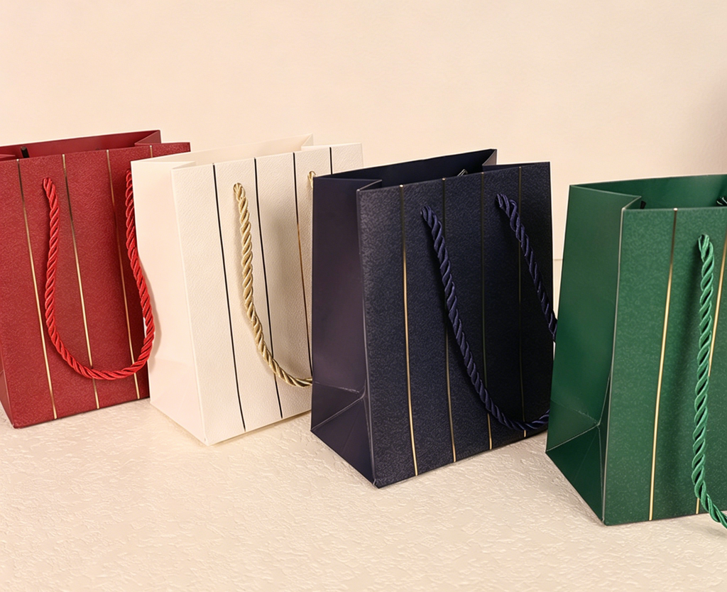 Gold line stamped fancy design shopping bags gift storage ST343