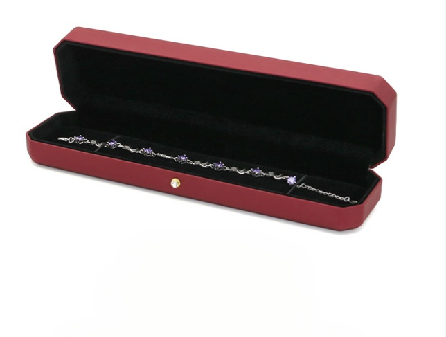 Red leather octagonal style jewellery box with gold dot BL560