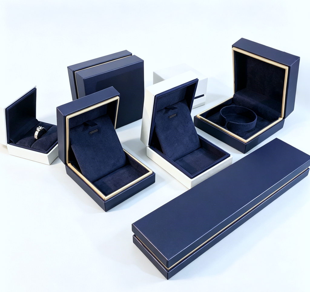 Double layered design cross-patterned exquisite ring box BL093