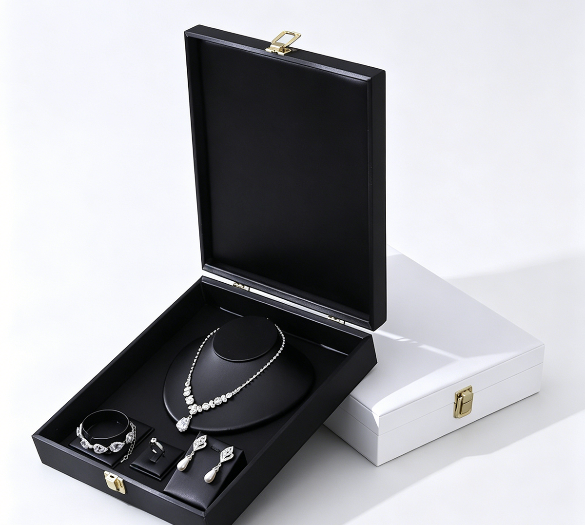 Black&white color leather, big necklace ring earrings bracelet set box
