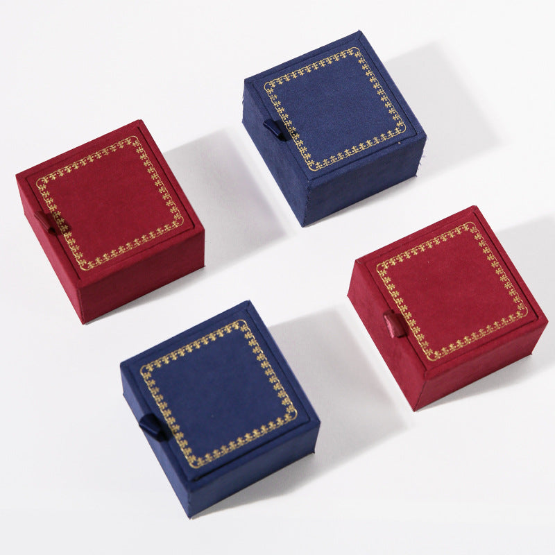 Vintage style wooden box with plush velvet BW544