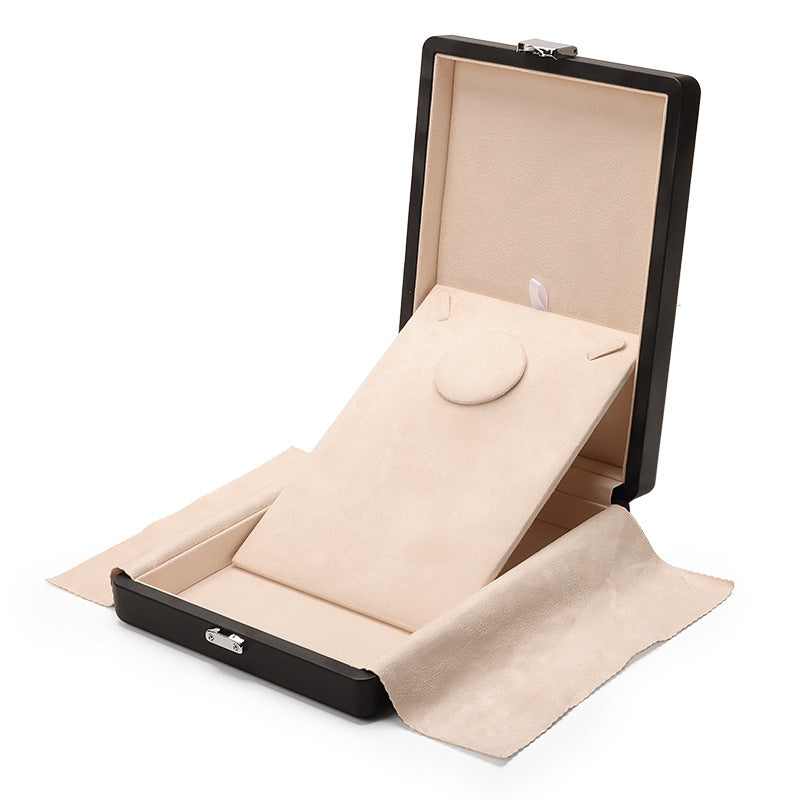 Well-crafted leather big necklace box with lock BN231