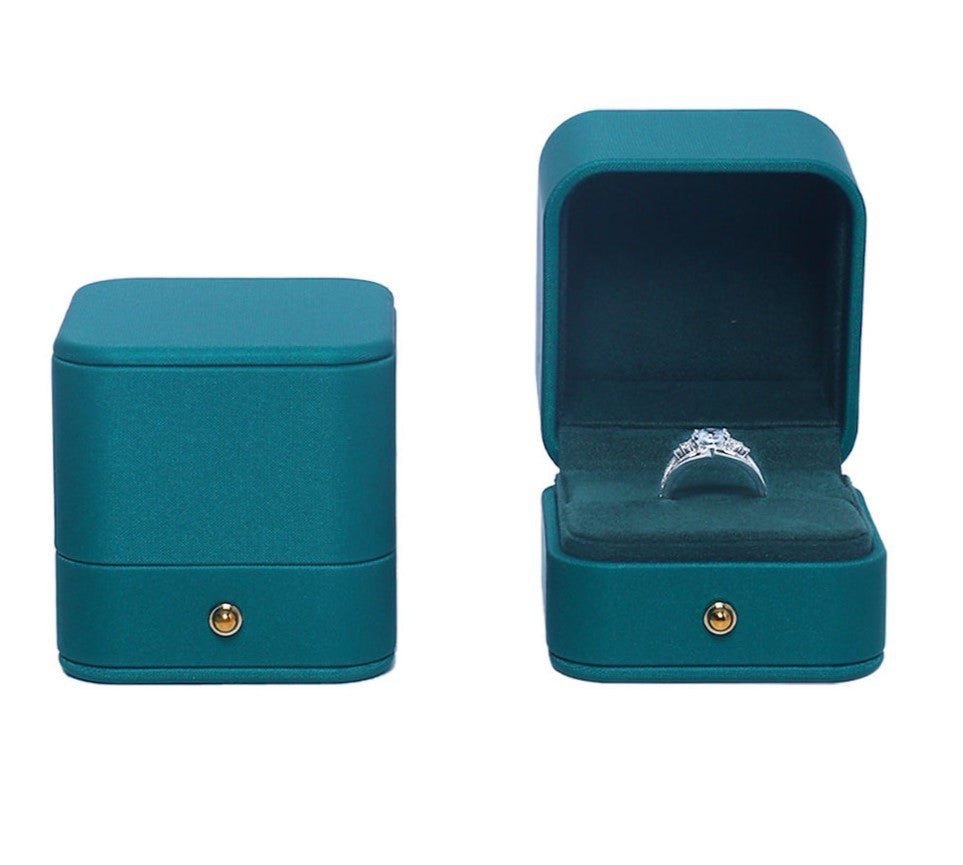 4 colors Pu leather material customizable ring box BL631