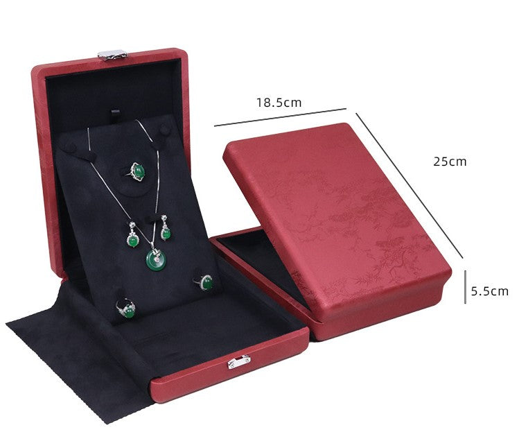 Well-crafted leather big necklace box with lock BN231