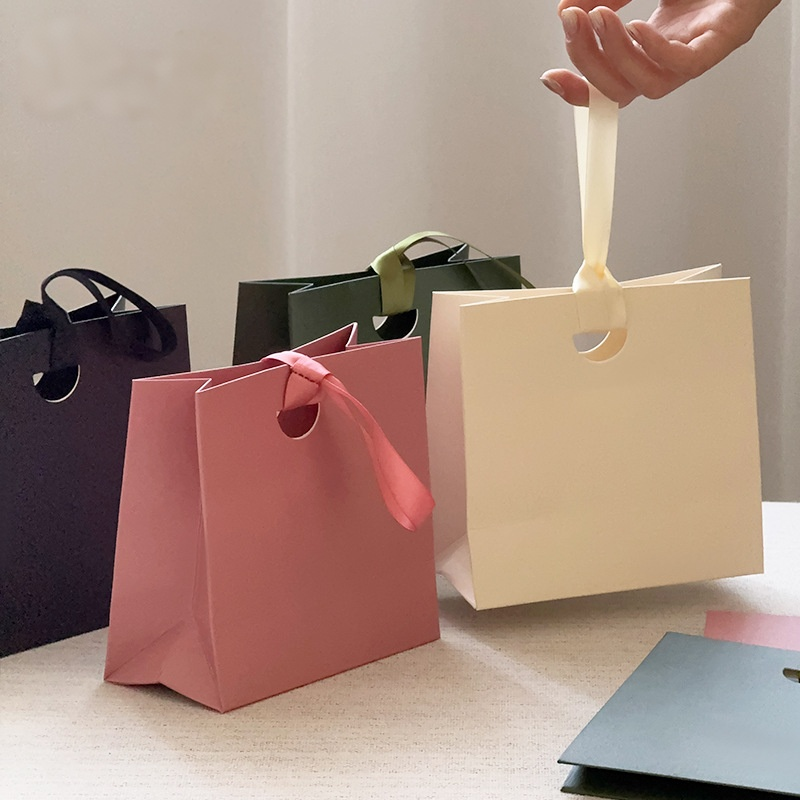 Fashion style paper bags for jewelry, cosmetics, and souvenirs 7 colors SP456