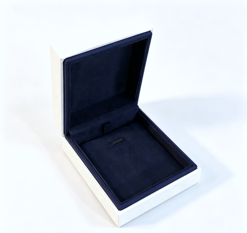 Double layered design cross-patterned exquisite ring box BL093