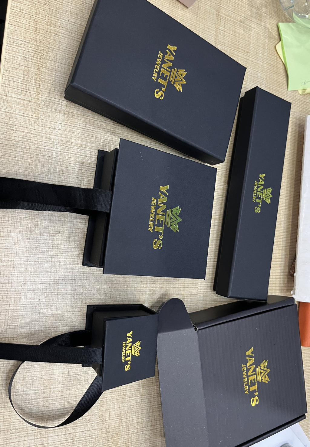 Ribbon customizable paper box for jewelry EC459