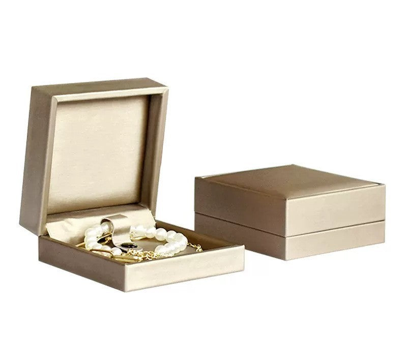 Classic silk champagne color leather ring box BL031