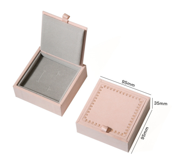 Vintage style wooden box with plush velvet BW544