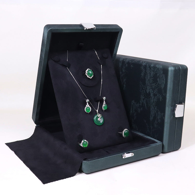 Well-crafted leather big necklace box with lock BN231